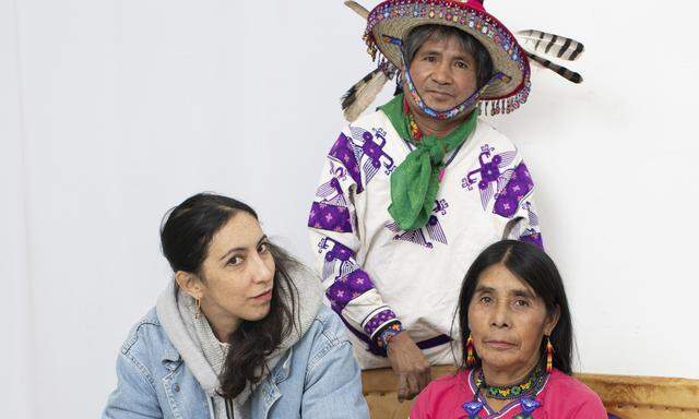 Amanda Piña (l.) mit José Luis „Katira” Ramirez und Tulama Ramirez Muñoz.