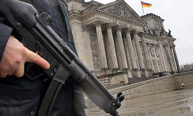 Deutsche Kriminalbeamte wollen Bundeswehreinsatz im Inland