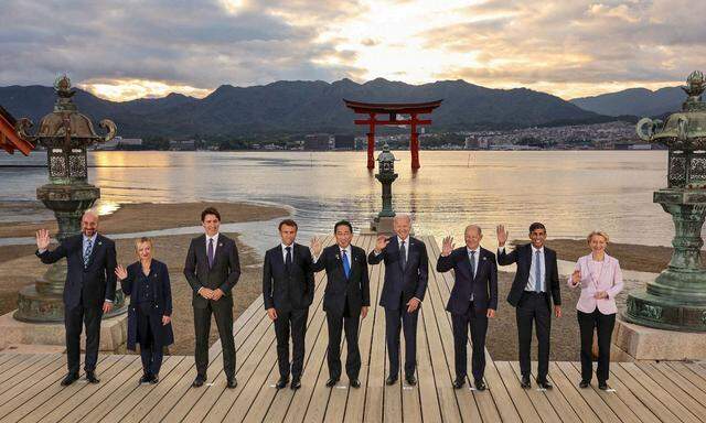 Beratungen über neue Maßnahmen gegen Moskau. Staats- und Regierungschefs der G7-Länder und EU-Vertreter bei ihrem Gipfel in Hiroshima. 