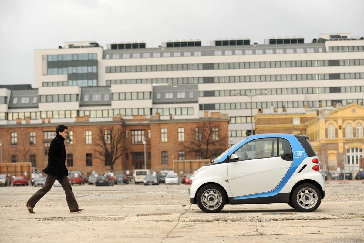 Wenn man jährlich weniger als 10.000 Kilometer Auto fährt und es nicht täglich benötigt, macht Carsharing auch wirtschaftlich Sinn. Bei 9500 km im Jahr spart man 290 kg CO2 bzw. 150 Euro.