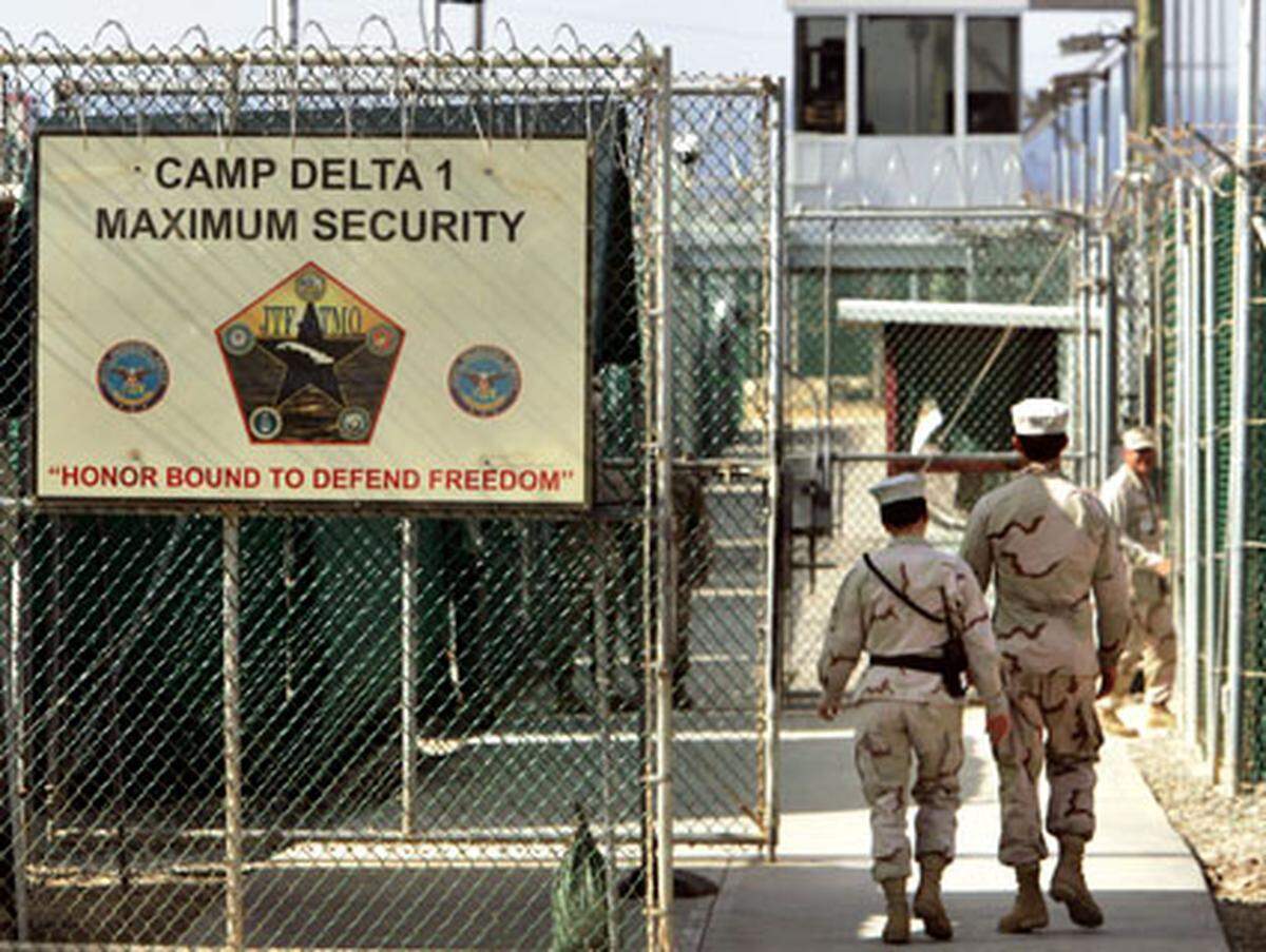Das Handbuch "Camp Delta Standard Operating Procedures" enthält Bestimmungen der US-Streitkräfte zum Umgang mit Gefangenen dieses Lagers. Daraus veröffentlicht das US- Magazin "Wired" im November 2007 unter anderem einen Lageplan.