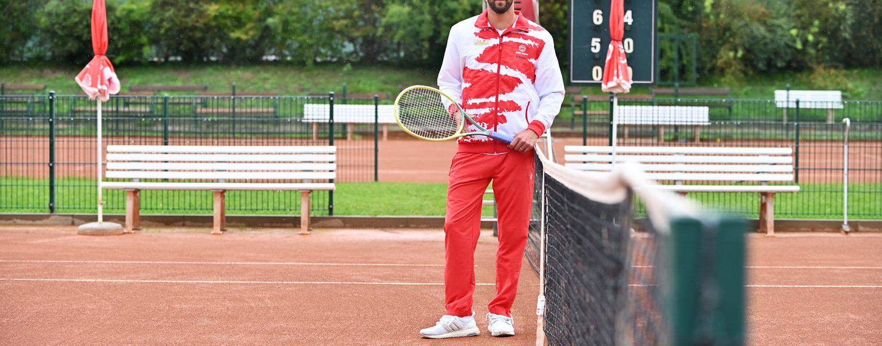 Jürgen Melzer auf einem der Tennisplätze in Tulln, wo am Freitag und Samstag Davis-Cup-Spiele stattfanden. 
