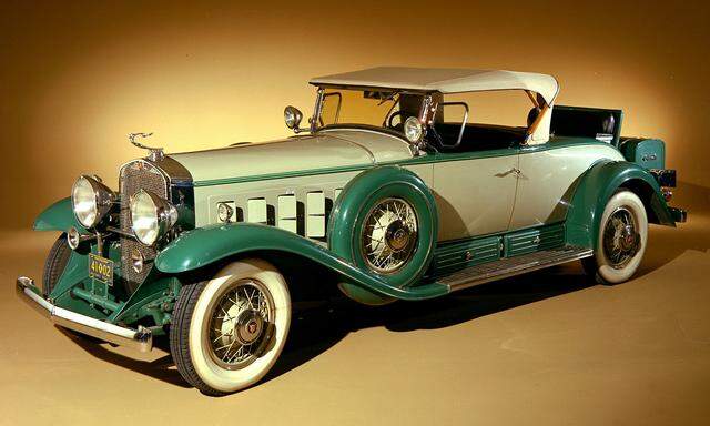 Pomp und Sechzehnzylinder mitten in der Großen Depression: Cadillac V-16 von 1930.