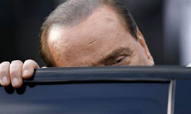 Berlusconi kündigt Rücktritt auf Raten an