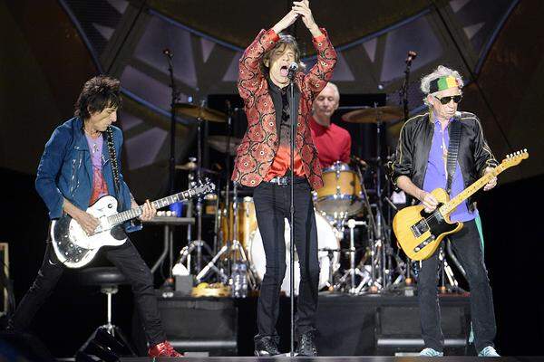 Nach acht Jahren Pause gastierte die britische Rockband Rolling Stones wieder in Wien. Die lange Wartezeit hat sich ausgezahlt. Angeführt vom mittlerweile 70-jährigen, aber höchst agilen und motivierten Sänger Mick Jagger legten die Stones am Montagabend im Rahmen ihrer "14 On Fire"-Tour ein famoses Konzert hin.Text: mtp