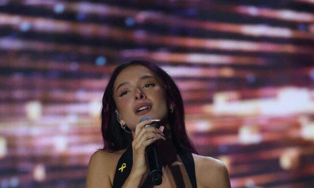 Eden Golan soll Israel mit ihrem Song „October Rain“ beim heurigen Eurovision Song Contest vertreten. Die EBU prüft ihren Liedtext allerdings noch.