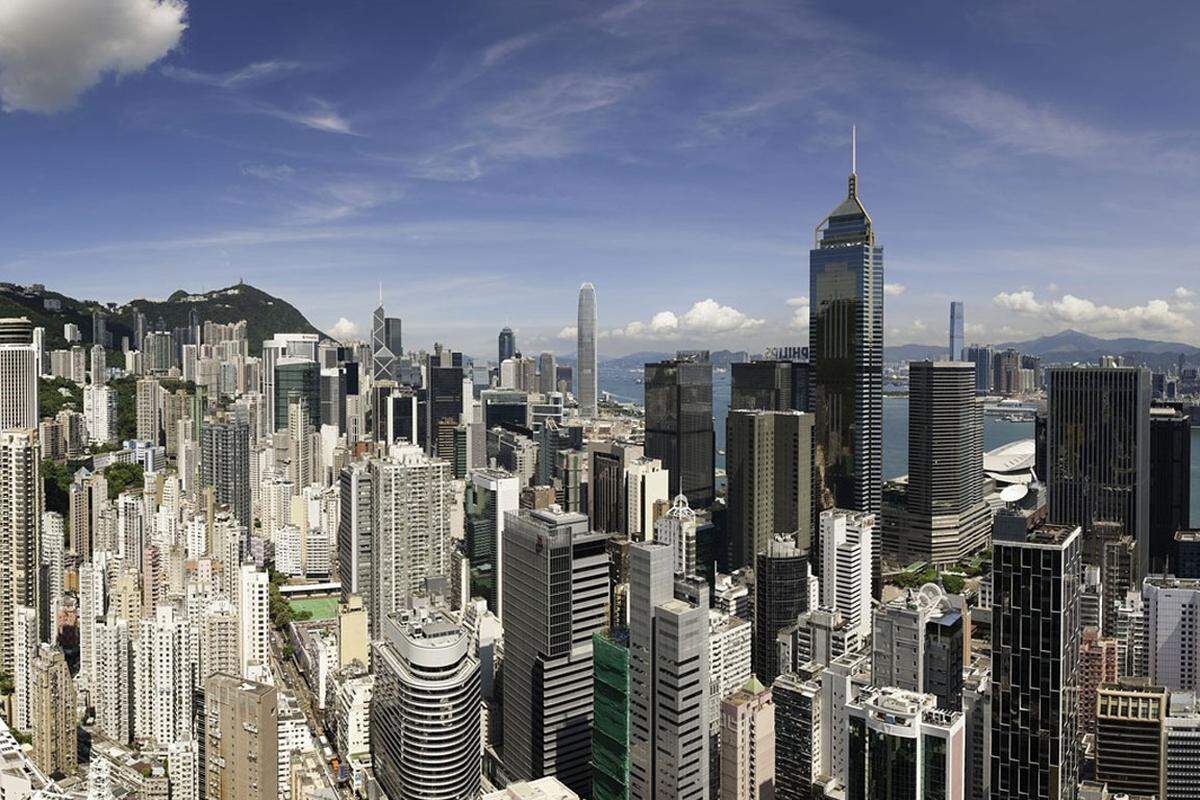 Der "Architekturführer Hongkong" von Ulf Meyer, im Oktober 2013 erschienen bei DOM publishers, stellt 100 stadtbildprägende Bauwerke in der drittgrößten Metropole Chinas vor. Hier zu sehen: Eine Auswahl an Kartenmaterial und Wohnbauten Fotos: www.dom-publishers.com/de und Reuters