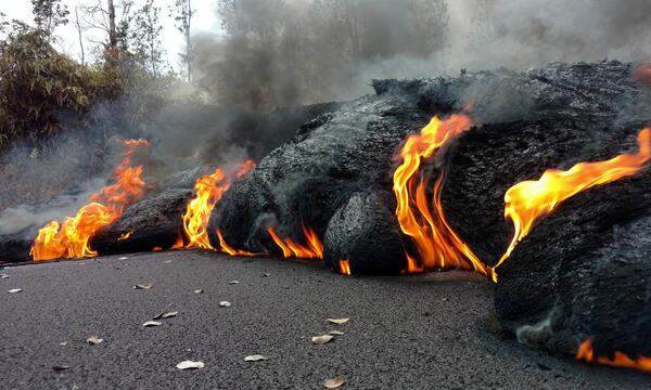 Nach einer Serie von Eruptionen des Vulkans Kilauea seit Ende April hatten Lavaströme Dutzende Gebäude zerstört, davon viele Häuser in einem Wohngebiet östlich des Vulkans auf Hawaiis größter Insel Big Island. 