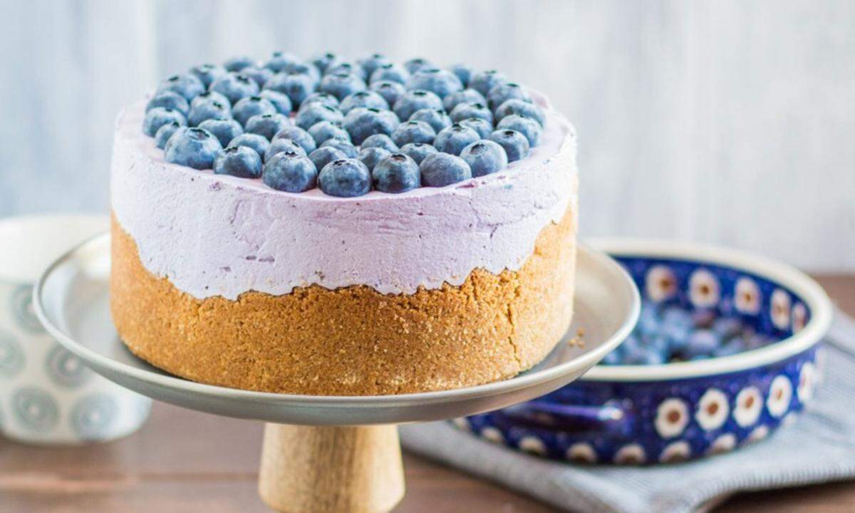 Der "No-Bake" Heidelbeer Cheesecake von Kevin Buch wurde als süßes Rezept des Jahres geehrt. Vollkornbutterkekse, Mascarpone und Heidelbeeren spielen hier eine tragende Rolle. 