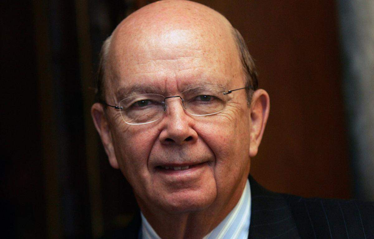 Wilbur Ross kauft marode Unternehmen auf, um diese zu restrukturieren. Er ist dabei im Stahl-, Kohle- und Immobilienbereich tätig. Seine Aktien: Exco Resources: 308 Mio. Dollar Assured Guaranty: 283 Mio. Dollar International Coal Group: 95 Mio. Dollar Sun Bancorp: 58 Mio. Dollarr Metropcs Communications: 33 Mio. Dollar