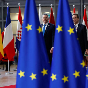 Bundeskanzler Karl Nehammer trifft beim Gipfel in Brüssel ein.