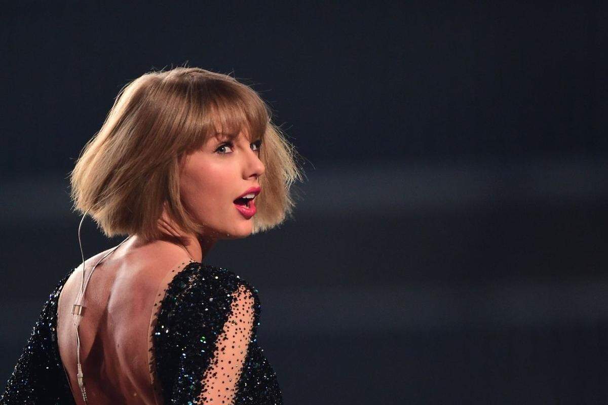 Die US-Sängerin Taylor Swift ist nach Angaben des US-Magazins "Forbes" mit nur 26 Jahren die am besten bezahlte Berühmtheit der Welt.