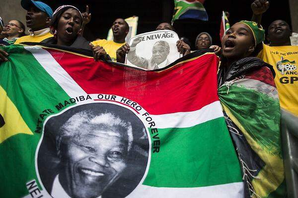 Hero forever: Für seine Anhänger ist Nelson Mandela längst unsterblich.