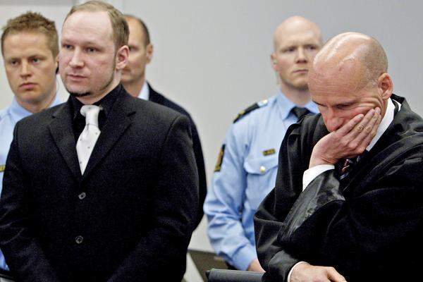 Am fünften Tag der Verhandlung standen die Vorbereitungen für die Attentate mit 77 Toten auf dem Programm. Um diese durchführen zu können, habe sich Breivik emotional total abgekapselt. Bis 2006 sei er ein normaler Mensch gewesen, danach habe er sich „dehumanisiert“. „Man kann niemanden töten, wenn man mental nicht vorbereitet ist", so Breivik.