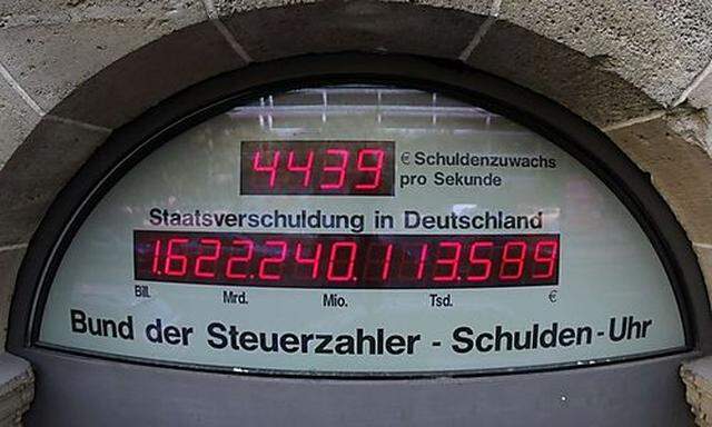 The Schuldenuhr debt clockis pictured  in Berlin