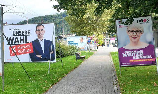 Wahlplakate von ÖVP, Neos und FPÖ in Vorarlberg 