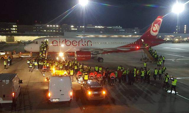 Der letzte Flug unter "HG"-Flugnummer ist um 23:18 aus Teneriffa kommend in Wien gelandet.