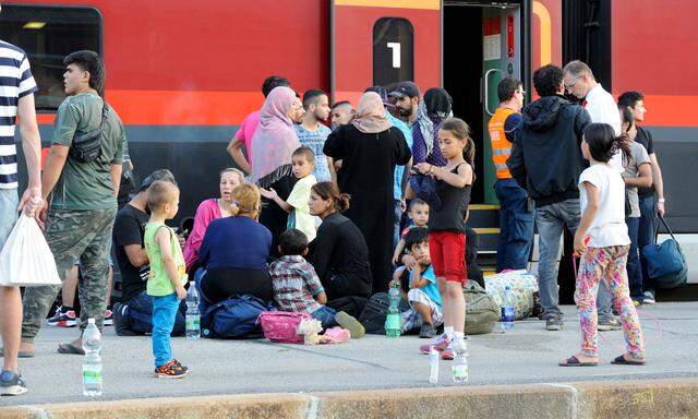 Archivbild aus dem Jahr 2015: Flüchtlinge am Wiener Westbahnhof.