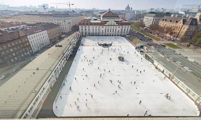 Der Wiener Eislaufverein am Heumarkt profitiert von der Sperre am Eisring Süd.