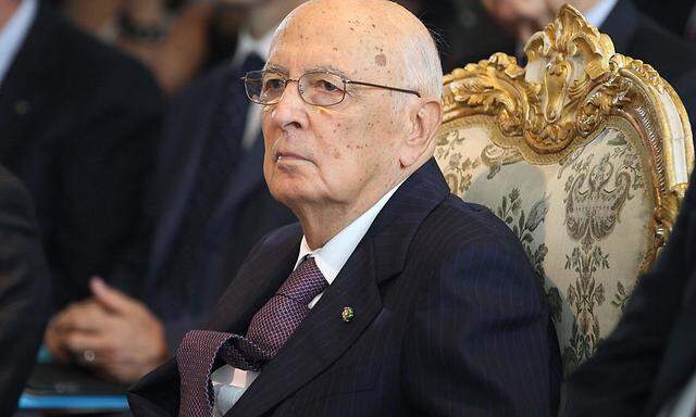 Giorgio Napolitano versucht, die Regierung von Premier Letta zu erhalten.