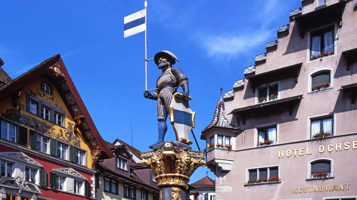The Canton of Zug is swimming in money: What to do with all the billions?