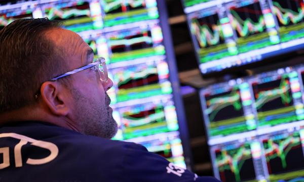 Trader an der New Yorker Börse hören genau auf die Worte der Notenbanker.