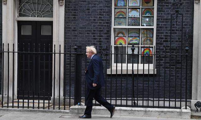 Der britische Premierminister Boris Johnson vor seinem Amtssitz in der Londoner Downing Street.