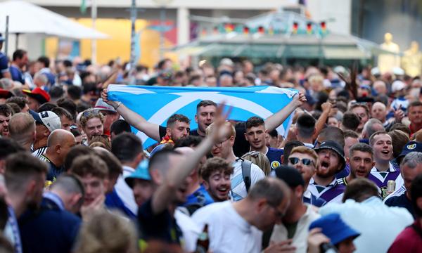 Schottische Fans feierten schon einen Tag vor dem Auftaktspiel gegen Deutschland in München. 