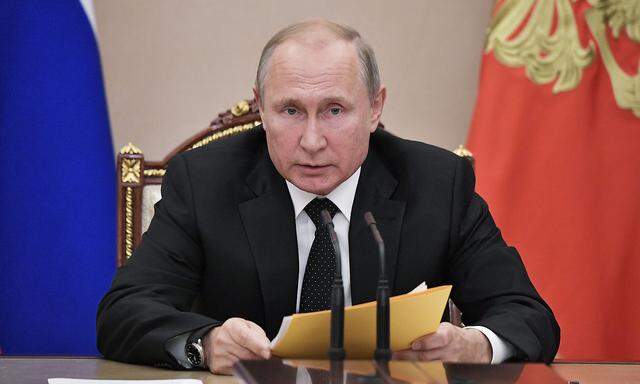 Russlands Präsident Wladimir Putin berief den nationalen Sicherheitsrat in Moskau ein.