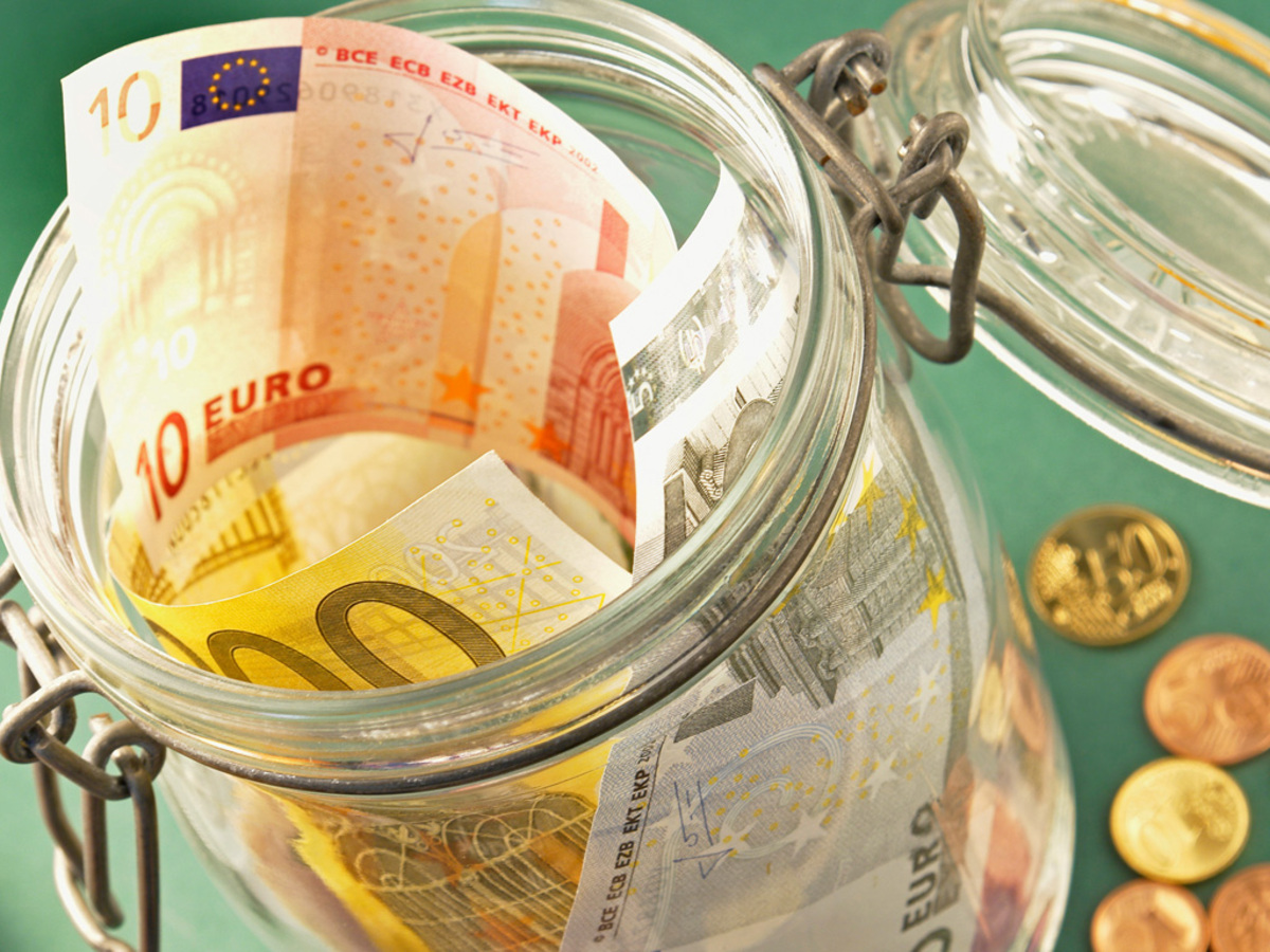 Manche Länder sind bei den öffentlichen Ausgaben geizig, der private Anteil an der Finanzierung ist dagegen hoch. In anderen Ländern wiederum greift der Staat tief in die Tasche. Jene Länder, die das Studium kostenfrei anbieten, beschränken meist den Zugang. Ist der Zugang hingegen frei, wird es teuer. So oder so: In sich sind die Systeme meist schlüssig.