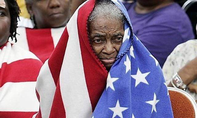 FILE - In this Thursday, Sept. 1, 2005 picture, Milvertha Hendricks, 84, covered with a blanket depic