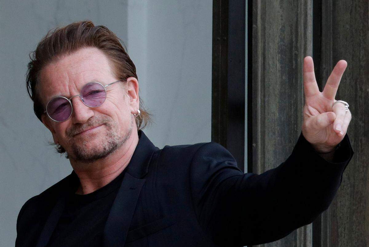 Die Band war mit ihrer Joshua Treee Tour, die das 30-jährige Bandbestehen feierte, überaus erfolgreich. 316 Millionen Dollar spielten die Iren rund um Frontmann Bono ein.