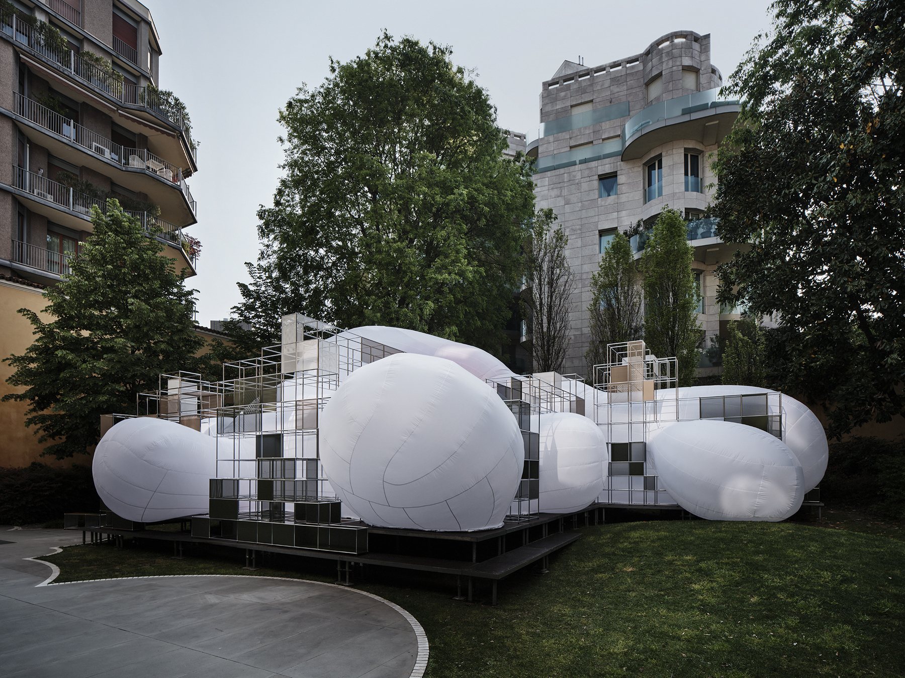 Milano Design Week: Den Fuorisalone-Marathon schaffen manche nur mit KI (wenigstens, bis sie aussetzt) [premium]