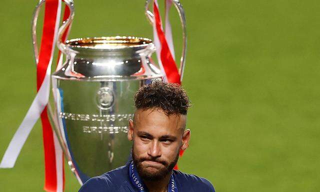 Neymar und Pokal