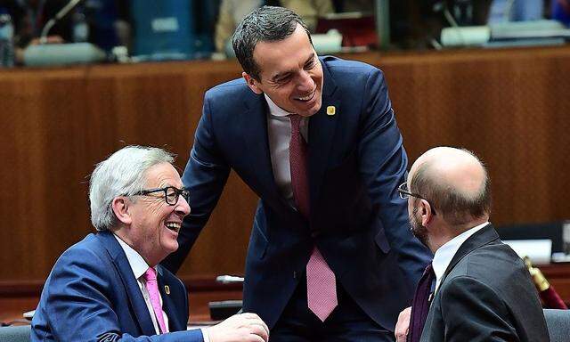 Kern mit Kommissionspräsident Juncker und Noch-Parlamentspräsident Schulz