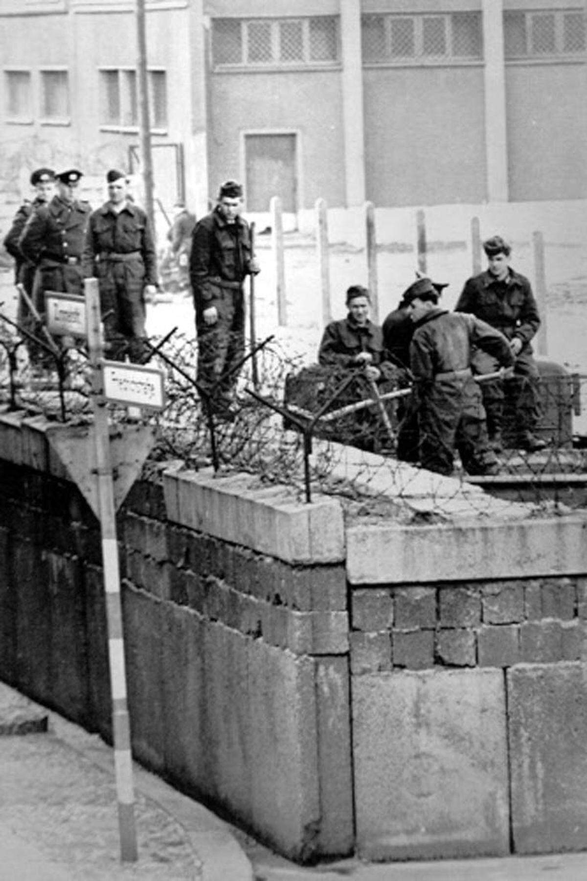 Vor 50 Jahren wurde die Berliner Mauer gebaut. Während Deutschland die historische Teilung längst überwunden hat, werden an mehreren Schauplätzen der Welt neue Mauern gebaut oder erhalten. Ein Überblick.
