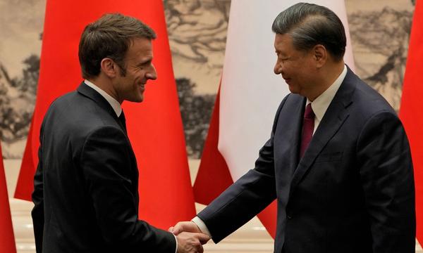 Xi Jinping und Emmanuel Macron am Donnerstag nach einem "konstruktiven Gespräch". Sie rufen zu baldigen Friedensgesprächen für die Ukraine auf.