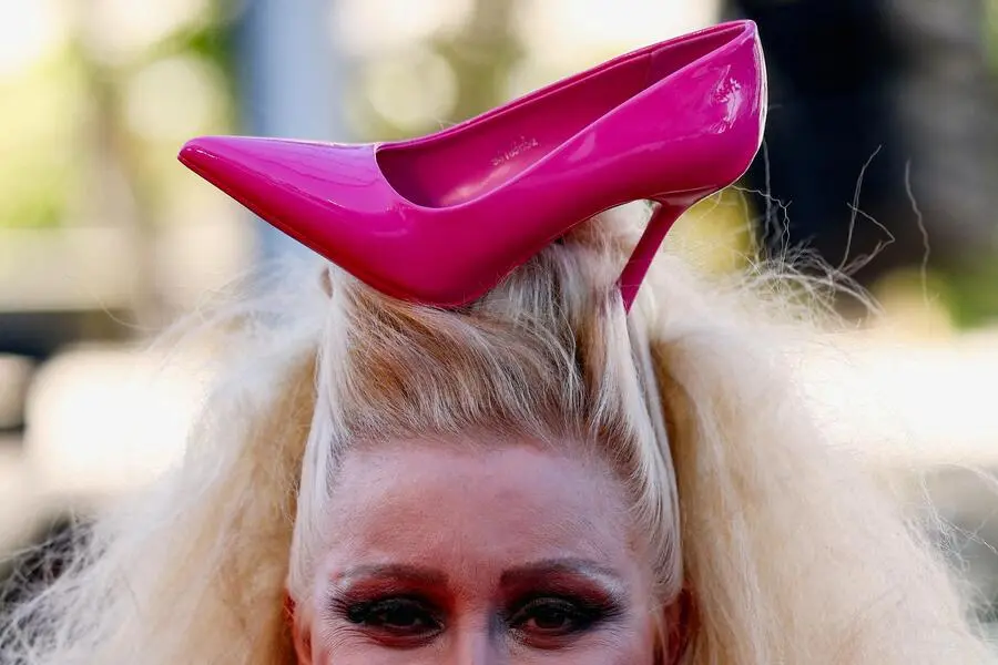 <strong>15. Mai. </strong>Elena Lenina posiert in Cannes vor der Vorführung des Films „Karma“ auf dem roten Teppich.