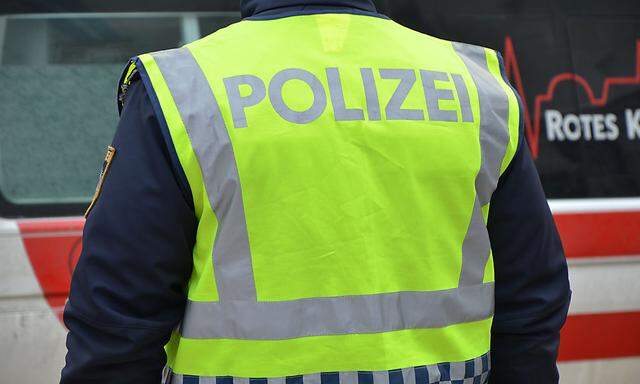 Die Polizei musste in Bruck an der Mur wegen 76 Personen ohne Papiere im Nachtzug von Wien nach Rom ausrücken.
