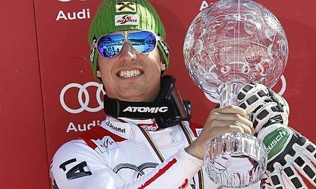 Marcel Hirscher mit grosser Kugel