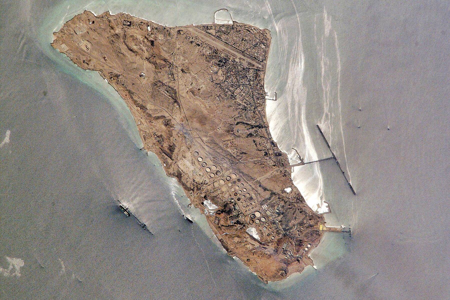 USA attackieren militärische Ziele auf iranischer Insel Charg