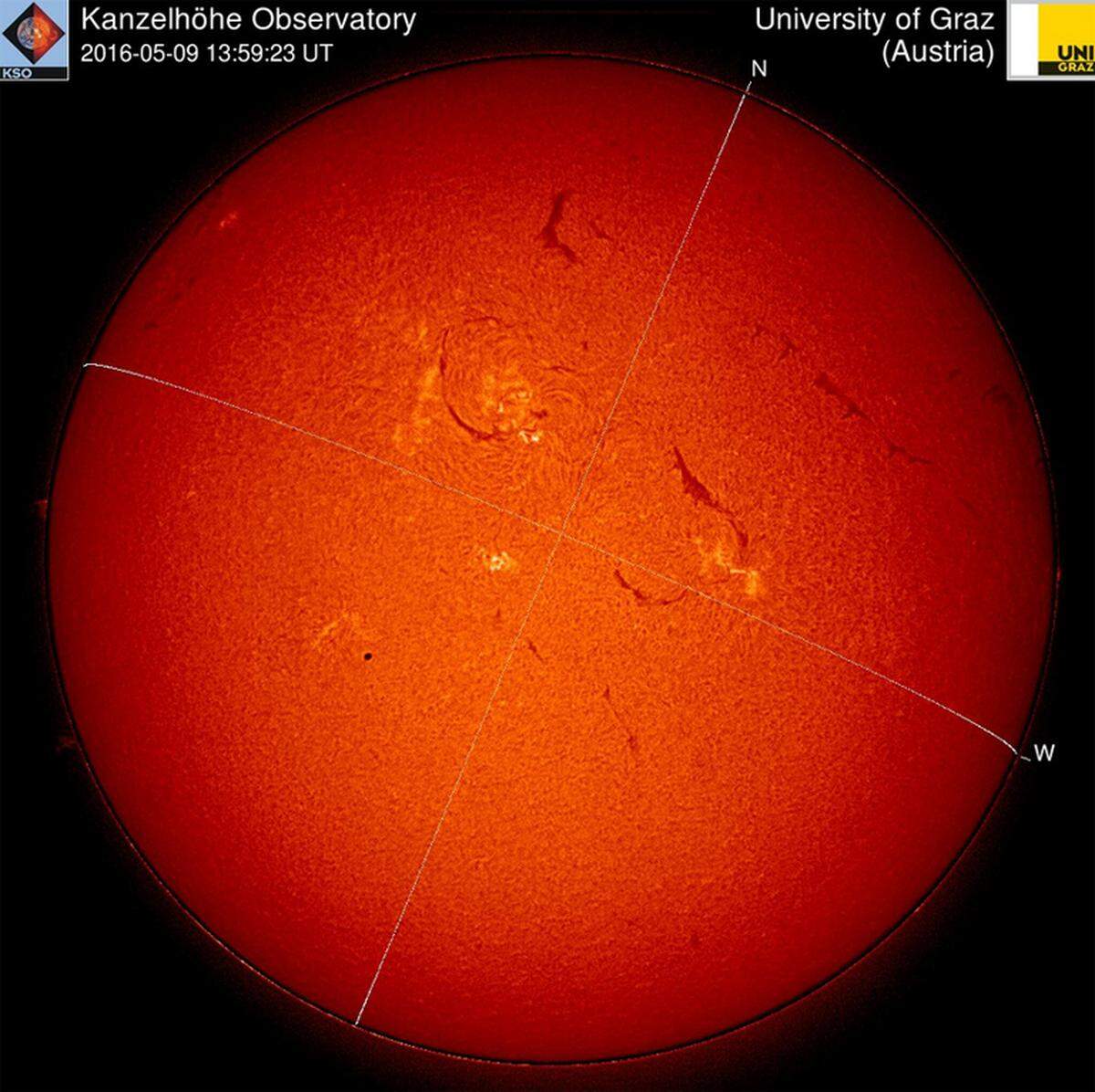 Für jene, die nicht den Zugang zu Teleskop und Sonnenfilter hatten, bot das Sonnen-Observatorium auf der Kanzelhöhe bei Villach, eine Außenstelle des Institutes für Astronomie der Universität Graz, einen Livestream im Internet an.  