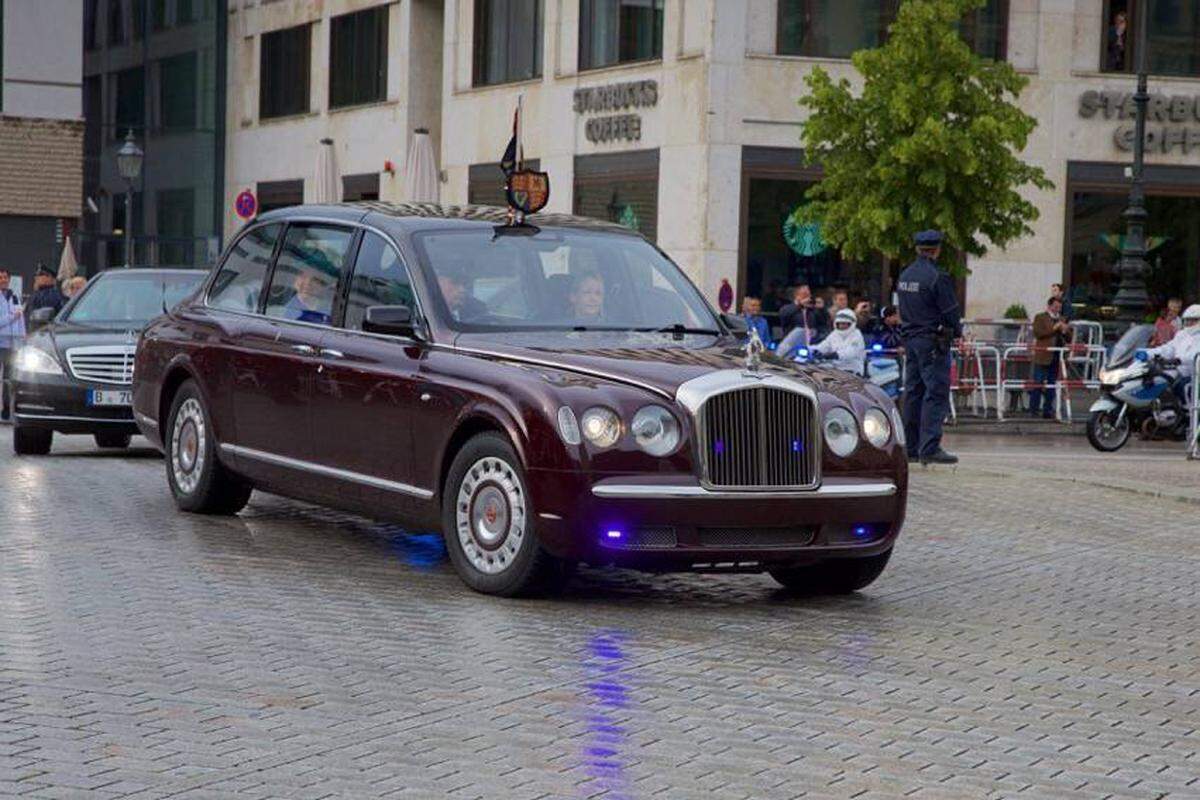 Ihre Bentley State Limousine brachte die Königin aus der Heimat mit.