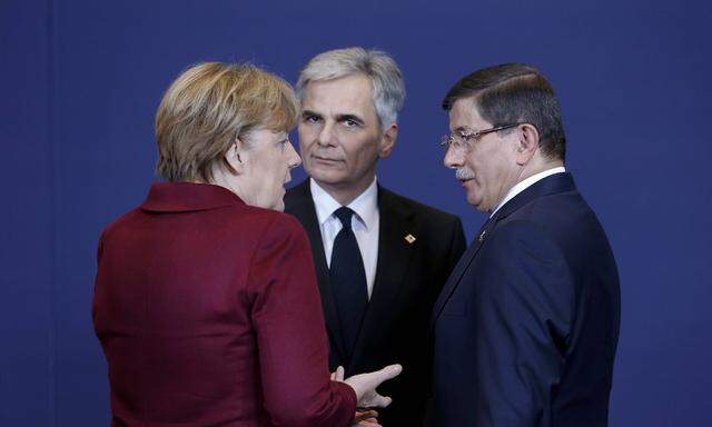 151129 BRUSSELS Nov 29 2015 German Chancellor Angela Merkel Austrian Chancellor Werner F