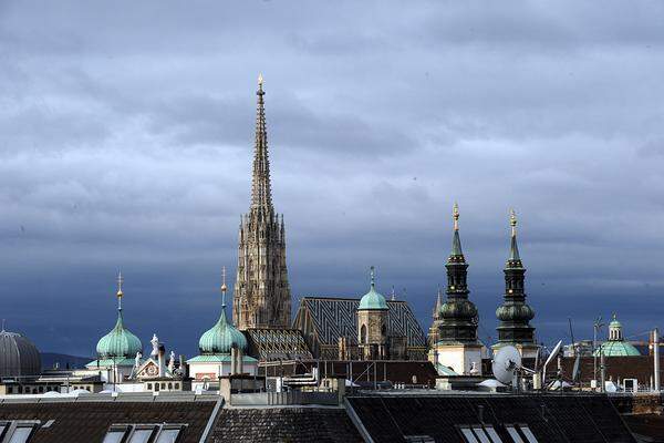 Drei Schlüsselepochen der europäischen Entwicklung – das Mittelalter, das Barock und die Gründerzeit – werden in Wien durch das städtische und architektonische Erbe außergewöhnlich dargestellt. Das historische Zentrum wurde 2001 von der Unesco ausgewählt.