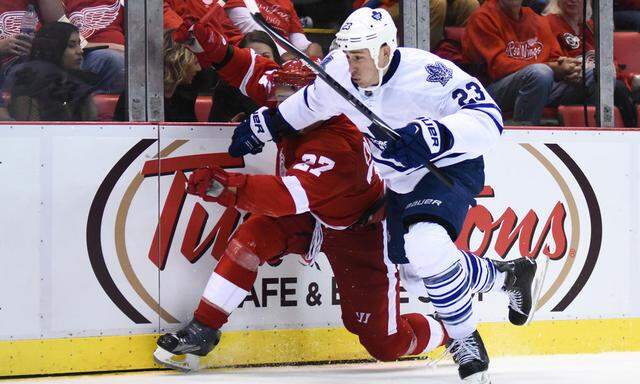 NHL: Toronto Maple Leafs at Detroit Red Wings