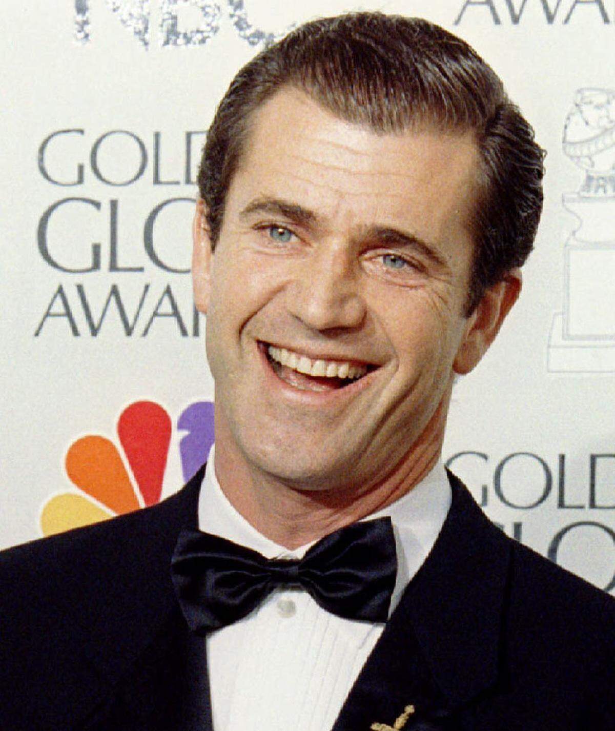 Mel Gibson war der erste ''Sexiest Man Alive''. In diesem Jahr war er (noch) mit Robyn Gibson verheiratet und im dritten Teil von "Mad Max" im Kino zu sehen.