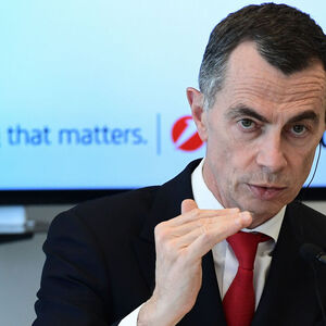 UniCredit-Chef Jean-Pierre Mustier verordnet einen Sparkurs 