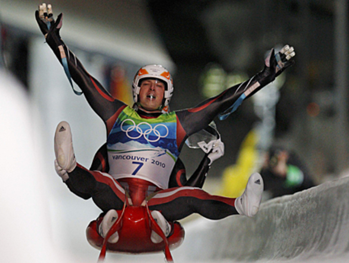 ... die Letten Andris und Juris Sics, ebenfalls Brüder, in den zweiten Heat. In diesem mussten die Fans lange warten, denn die Startreihenfolge wurde umgedreht.