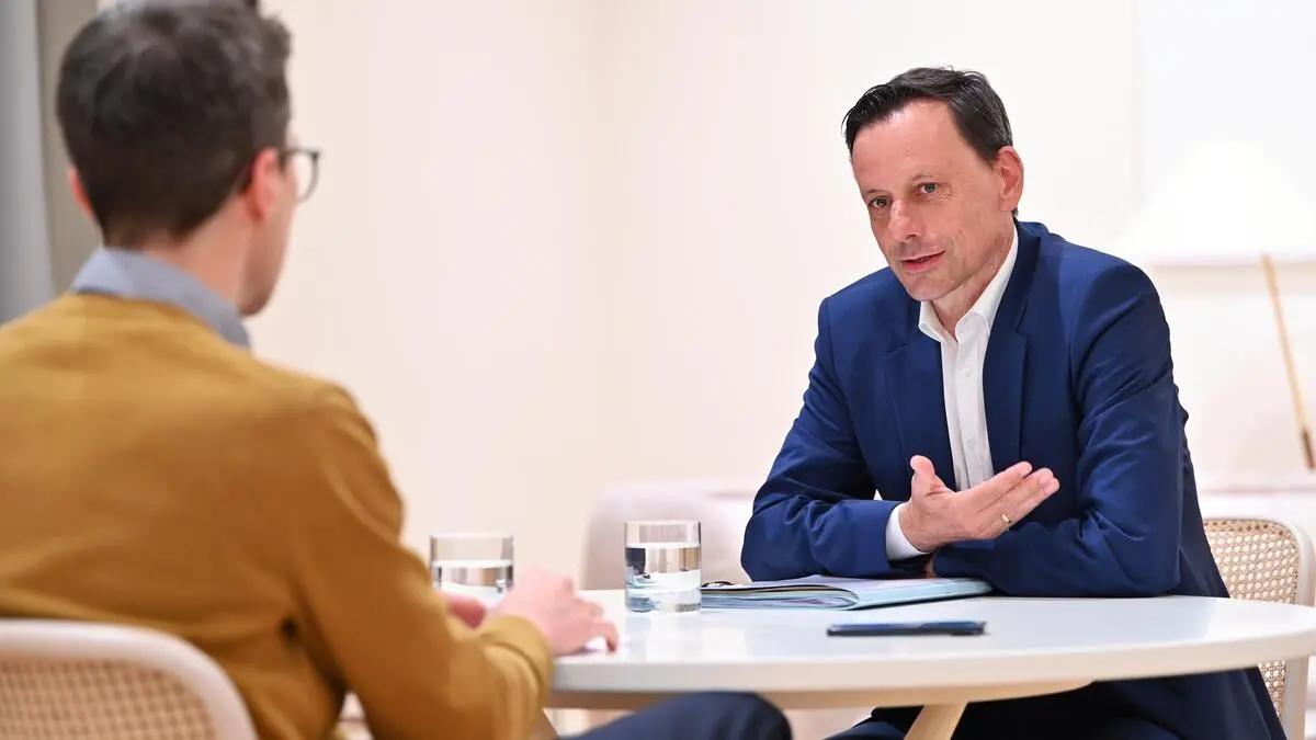 Neuer-VP-Klubchef-T-rkis-Blau-hat-bis-zum-Crash-gut-funktioniert-premium-
